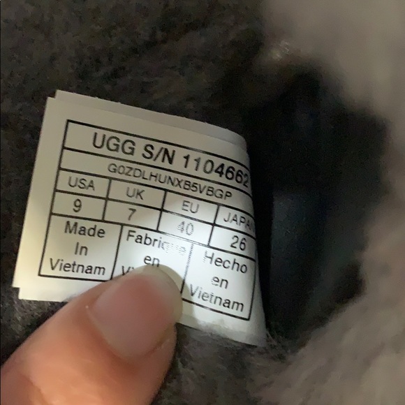 UGG Fuzzy Slippers - Picture 9 of 10